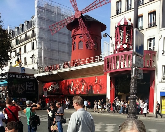 Moulin Rouge as seen by tourists
